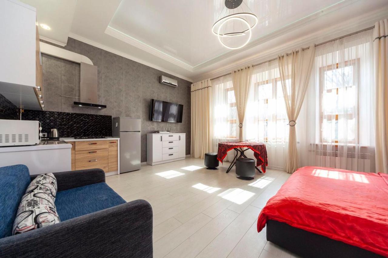 Appartamento Vip Студио На Дерибасовской Odessa Esterno foto